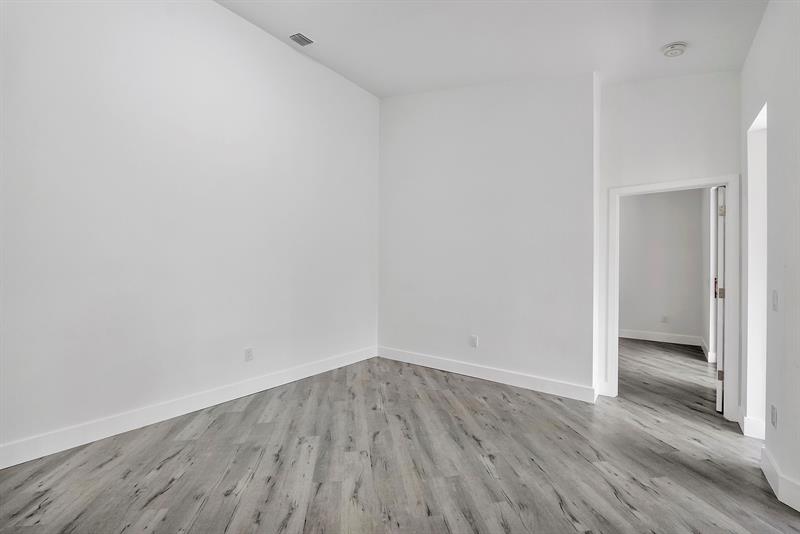 Image 14 of 27 For 5131 Europa Dr  I