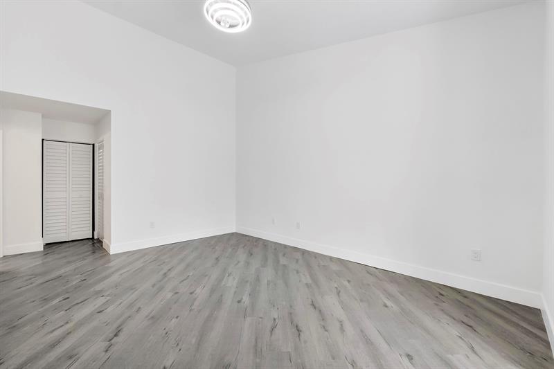 Image 16 of 27 For 5131 Europa Dr  I