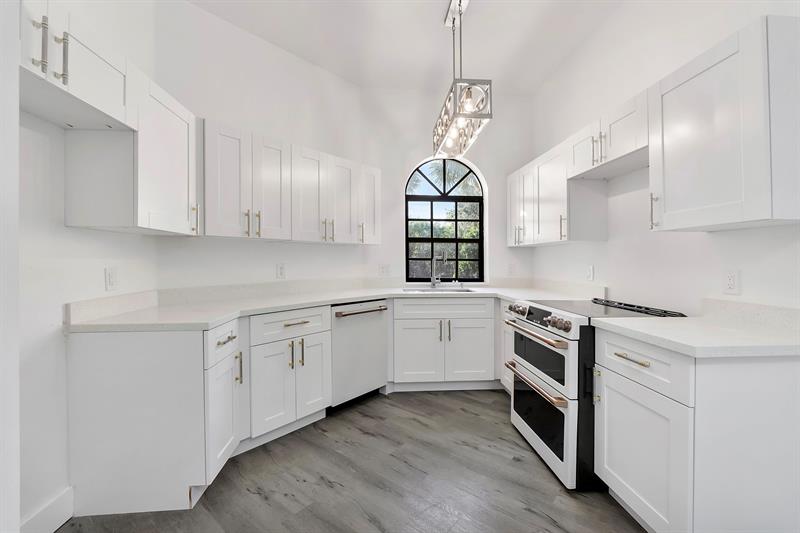 Image 3 of 27 For 5131 Europa Dr  I