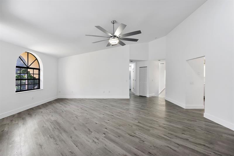 Image 7 of 27 For 5131 Europa Dr  I