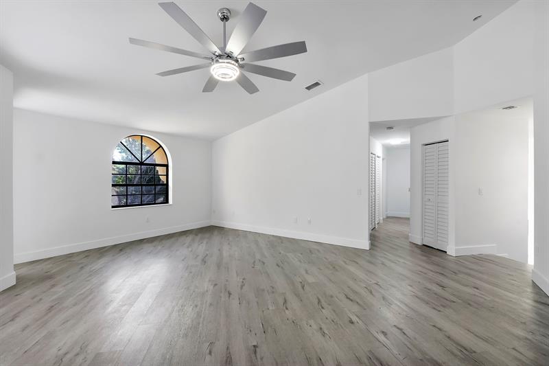 Image 8 of 27 For 5131 Europa Dr  I