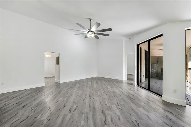 Image 9 of 27 For 5131 Europa Dr  I