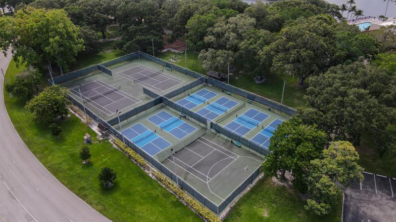 Image 19 of 20 For 9481 Evergreen Pl  103