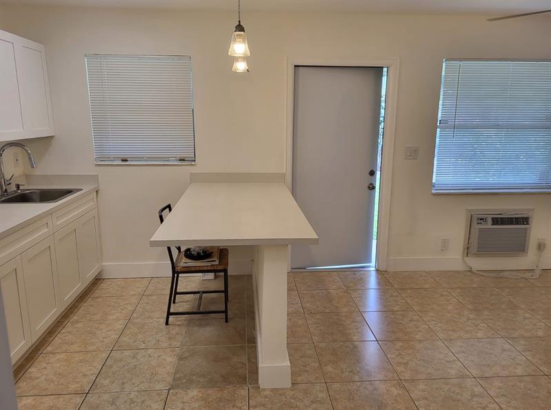 Image 2 of 6 For 317 61st Ter 1