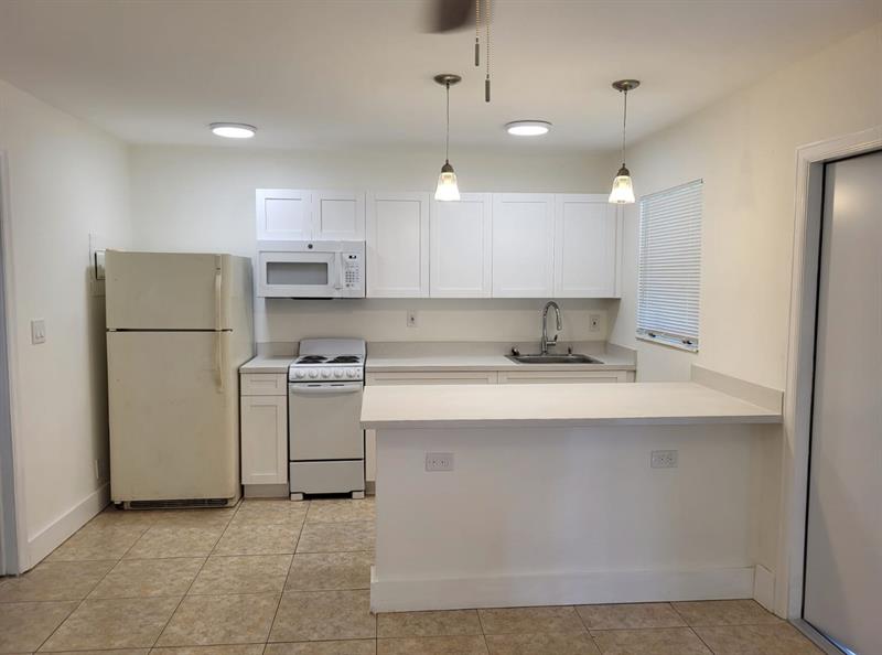 Image 3 of 6 For 317 61st Ter 1