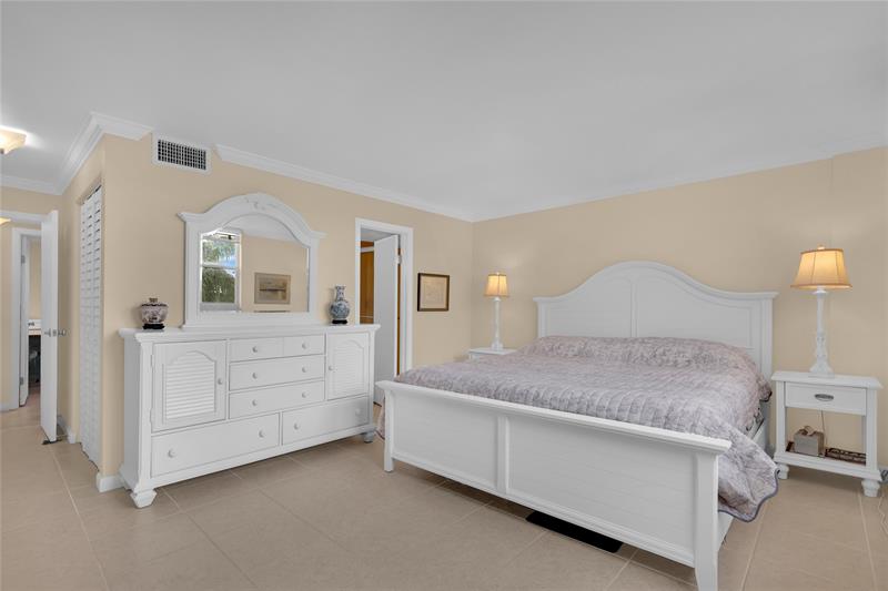 Image 12 of 21 For 321 3rd St  307