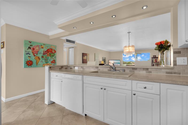 Image 6 of 21 For 321 3rd St  307