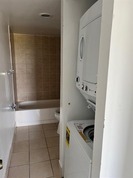 Image 11 of 16 For 4164 Inverrary Dr 803