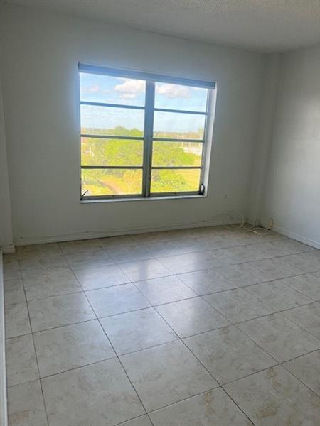 Image 9 of 16 For 4164 Inverrary Dr 803