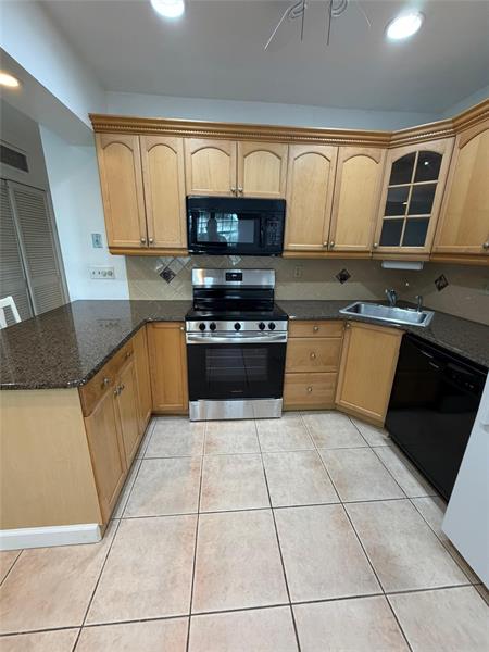 Details for 5203 24th Ter B-311, Fort Lauderdale, FL 33308