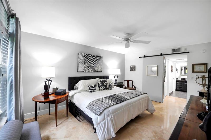 Image 10 of 74 For 933 Cypress Grove Dr 102