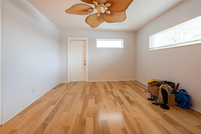 Image 16 of 29 For 3333 36th St 6