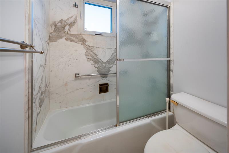 Image 17 of 29 For 3333 36th St 6