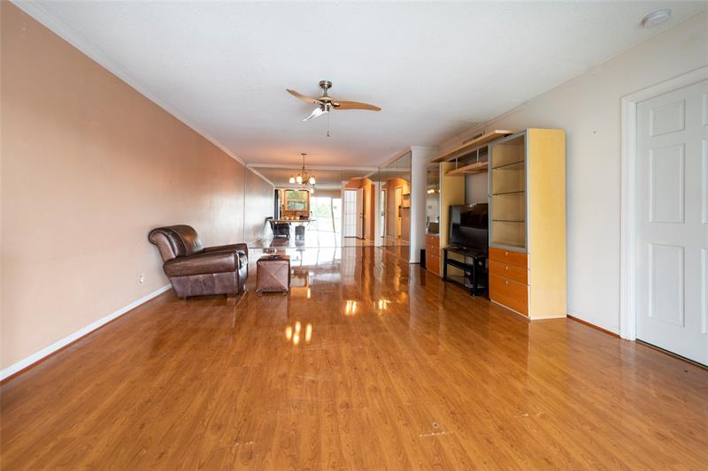 Image 20 of 29 For 3333 36th St 6