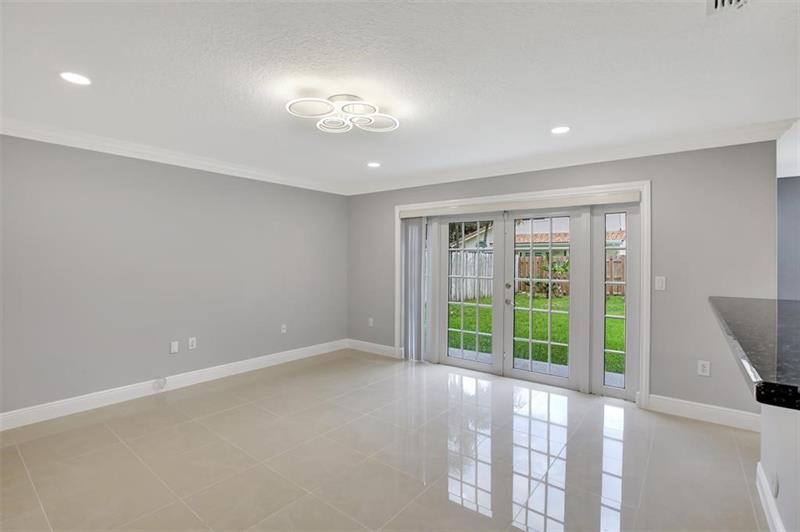 Image 10 of 25 For 2355 138th Dr