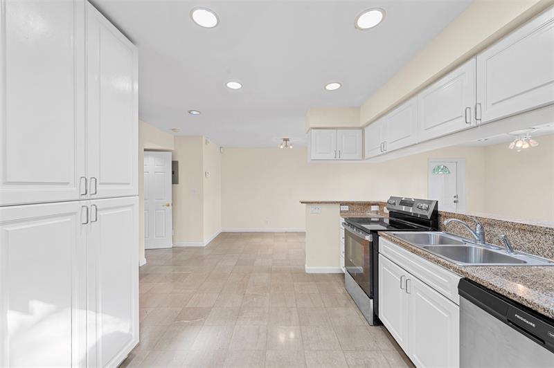 Image 8 of 19 For 758 13th Ct  7