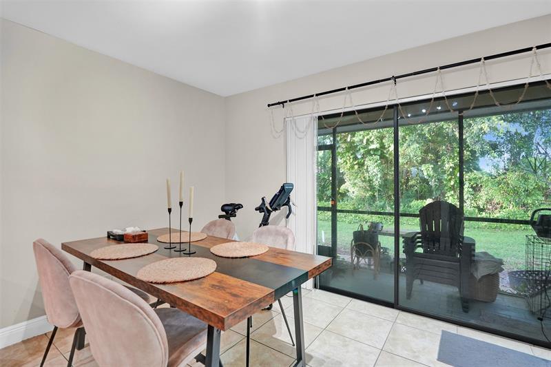 Image 13 of 35 For 9851 Riverside Dr