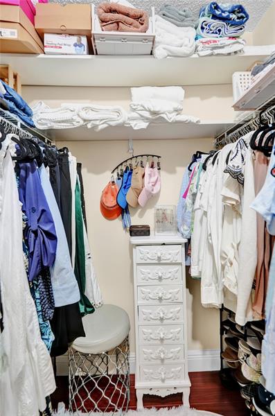 Image 22 of 35 For 9851 Riverside Dr