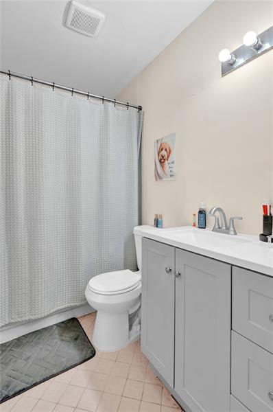 Image 26 of 35 For 9851 Riverside Dr