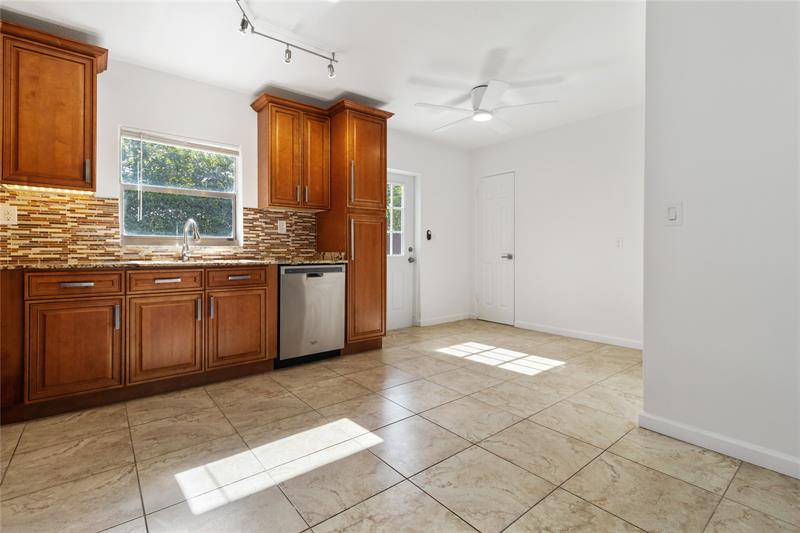 Image 13 of 30 For 500 61st Ct  