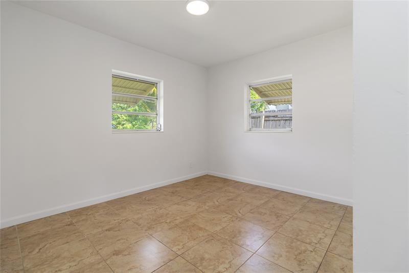 Image 15 of 30 For 500 61st Ct  