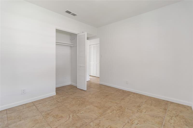 Image 17 of 30 For 500 61st Ct  