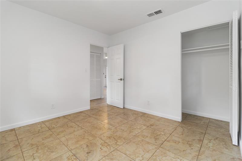 Image 20 of 30 For 500 61st Ct  