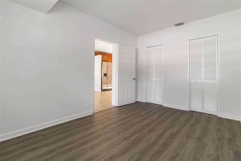 Image 22 of 30 For 500 61st Ct  