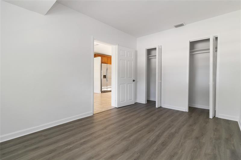 Image 23 of 30 For 500 61st Ct  