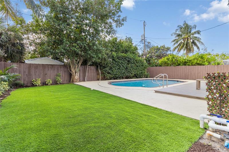 Image 25 of 30 For 500 61st Ct  