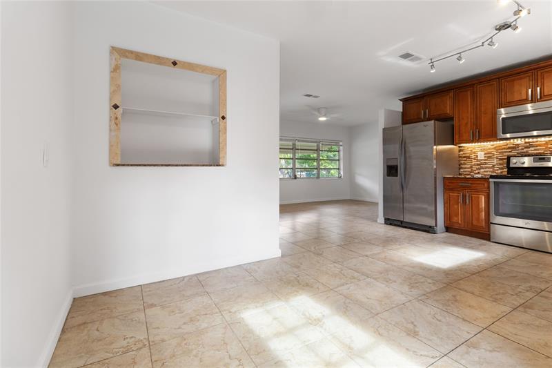 Image 7 of 30 For 500 61st Ct  