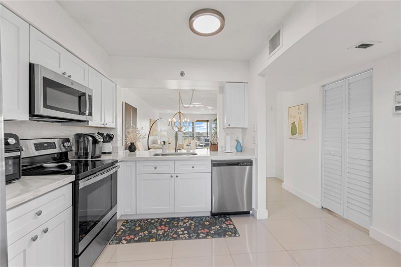 Image 12 of 27 For 2202 Cypress Bend Dr  606