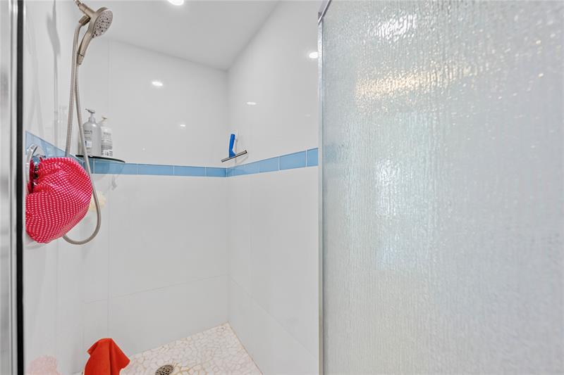 Image 21 of 27 For 2202 Cypress Bend Dr  606