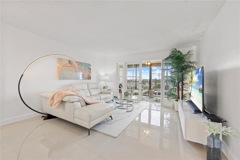 Image 4 of 27 For 2202 Cypress Bend Dr  606