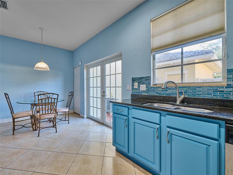 Image 12 of 35 For 917 18th Ave  N-a