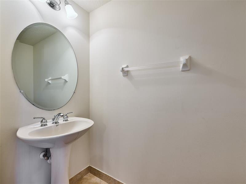 Image 14 of 35 For 917 18th Ave  N-a