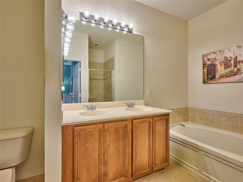 Image 20 of 35 For 917 18th Ave  N-a