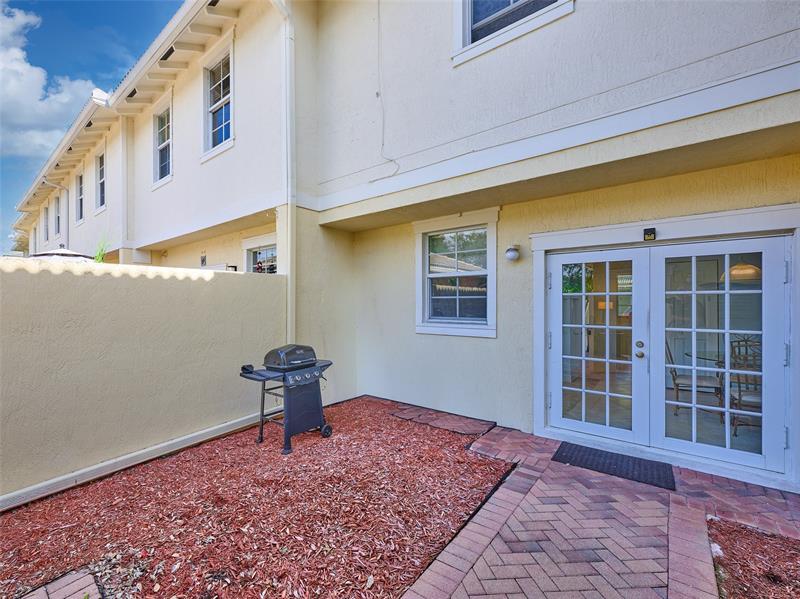 Image 28 of 35 For 917 18th Ave  N-a