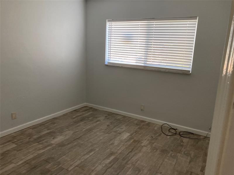 Image 11 of 16 For 1025 5th Ave  1