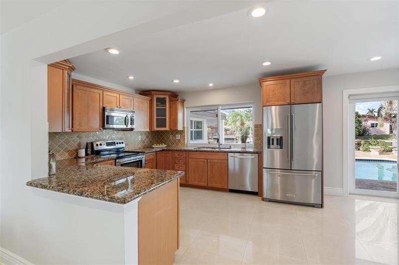 Image 11 of 46 For 5841 14th Terrace