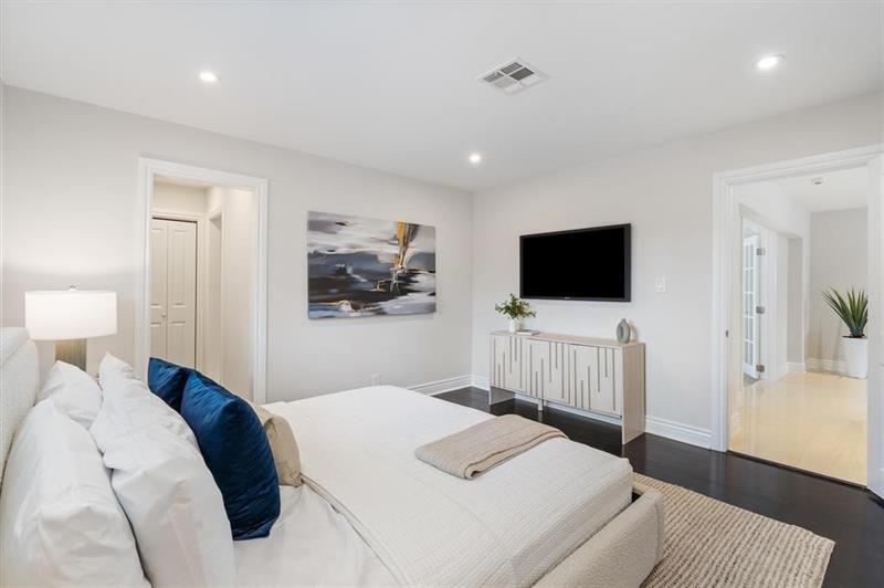 Image 22 of 46 For 5841 14th Terrace