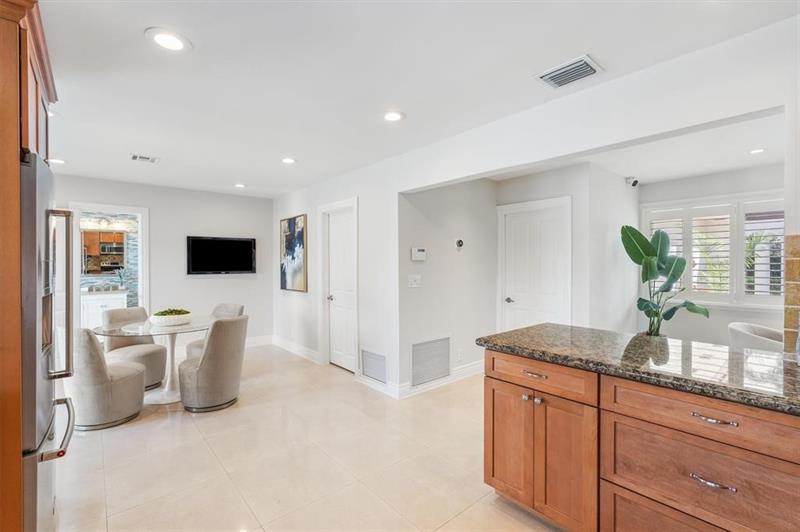 Image 28 of 46 For 5841 14th Terrace