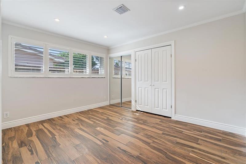 Image 31 of 46 For 5841 14th Terrace