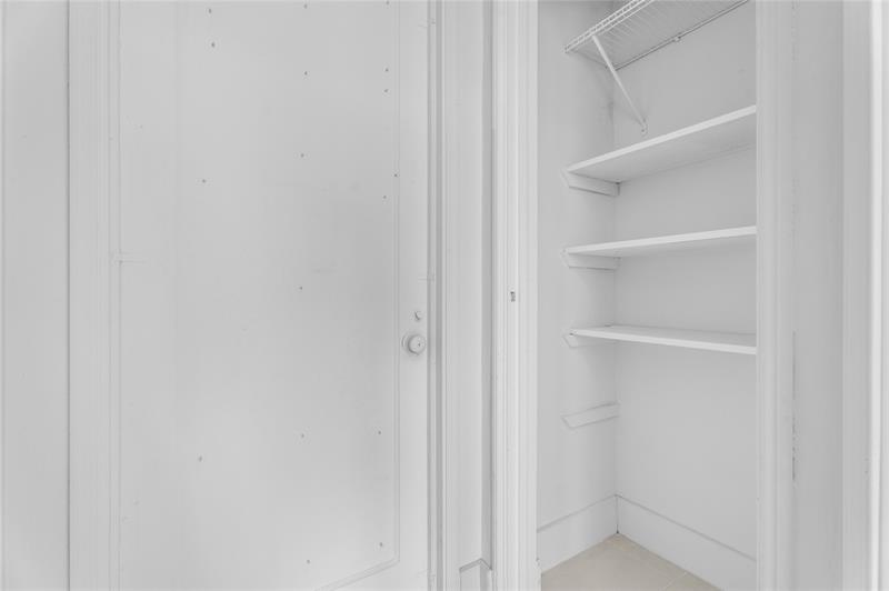 Image 8 of 11 For 343 Van Buren St  3