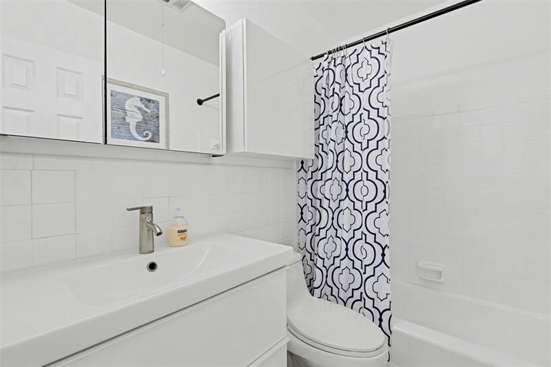 Image 18 of 53 For 901 11th Ave 16h