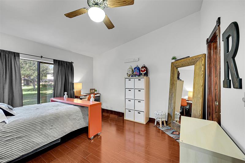 Image 10 of 19 For 2351 37th Ave