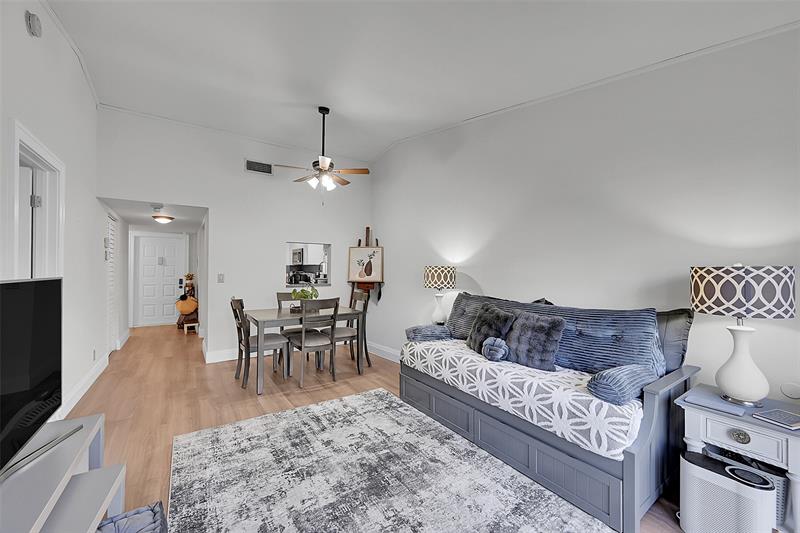 Image 15 of 19 For 2351 37th Ave