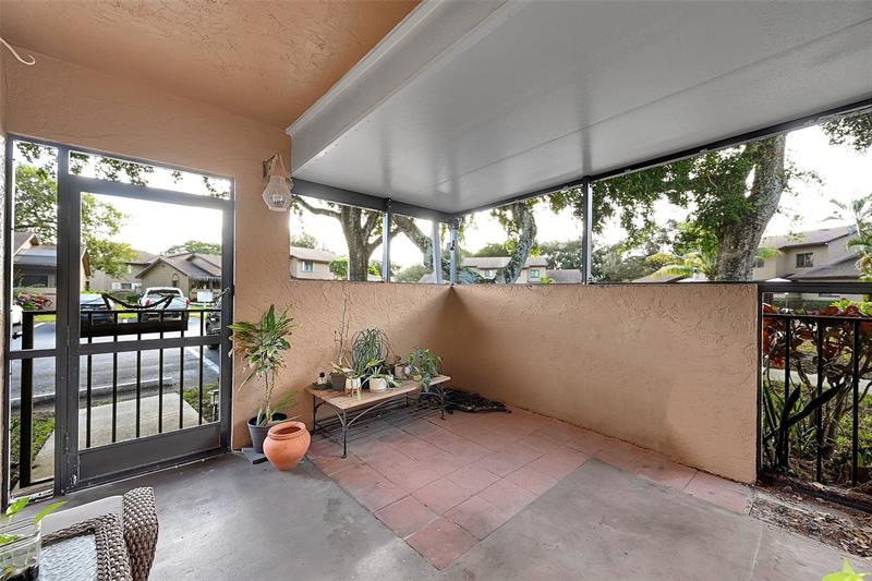 Image 4 of 19 For 2351 37th Ave