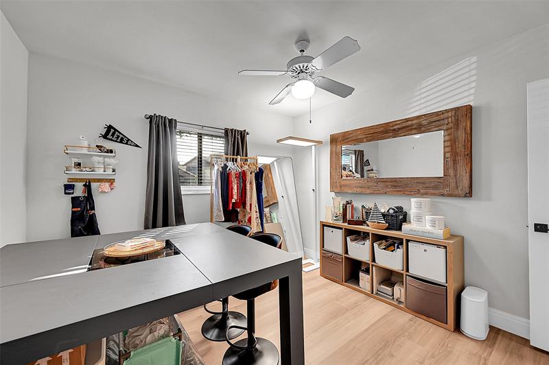 Image 7 of 19 For 2351 37th Ave