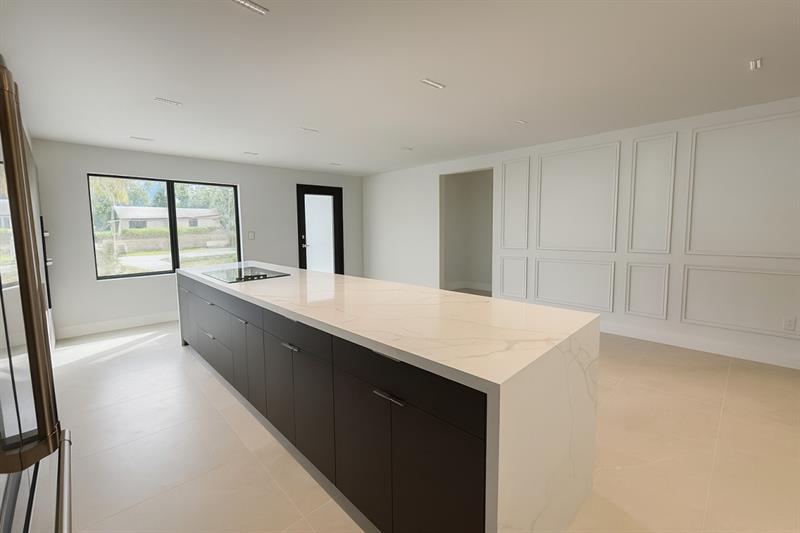 Image 5 of 12 For 4919 28th Ave